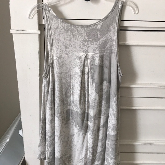 Marble print tank - Picture 2 of 3